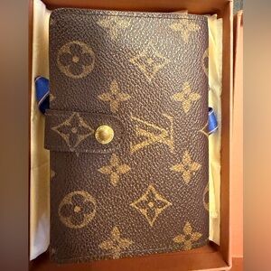 Authentic Louis Vuitton Brown Monogram Clutch